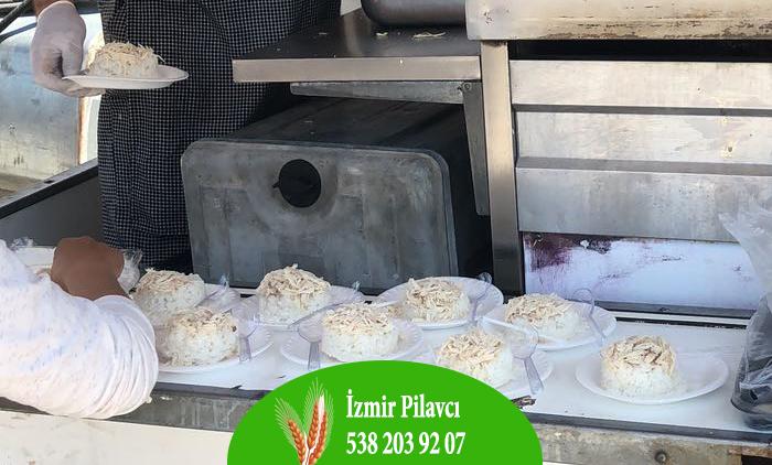 İzmir Pilav Dağıtımı