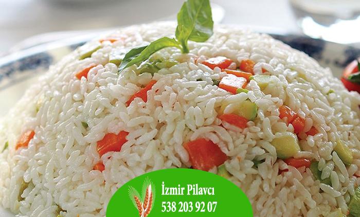 İzmir Pilav Dağıtımı
