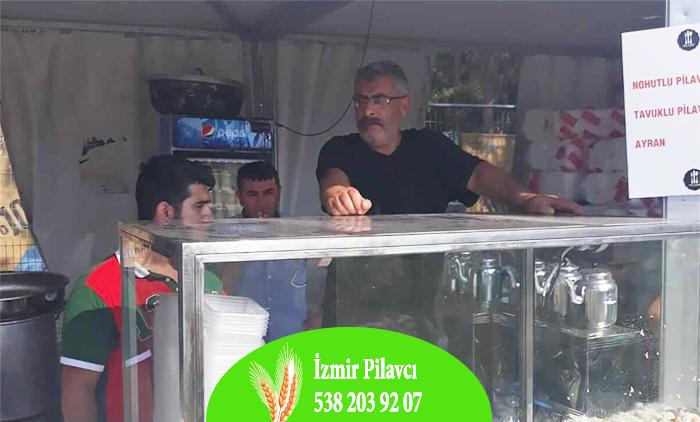 İzmir Tavuklu Pilav Dağıtımı